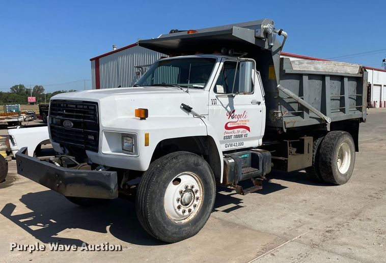 1991 Ford F800  dump truck - LS9296