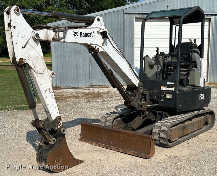 2014 Bobcat E32  mini excavator - MB9587