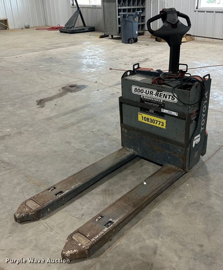 Toyota 8HBW23  electric pallet jack - NI9809