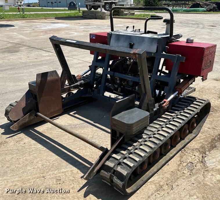 KWMI 4225  tracked sod installer - OC9016