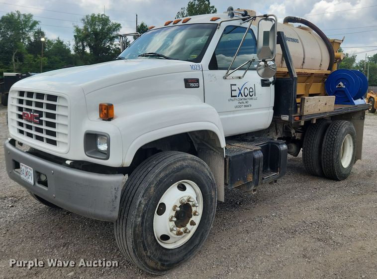 1999 GMC C7500  flatbed truck - OK9588