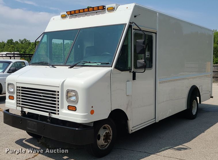 2016 Ford Econoline E450  delivery truck - LE9210