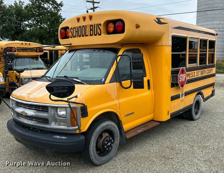 1999 Chevrolet Express 3500  school bus - NP9788