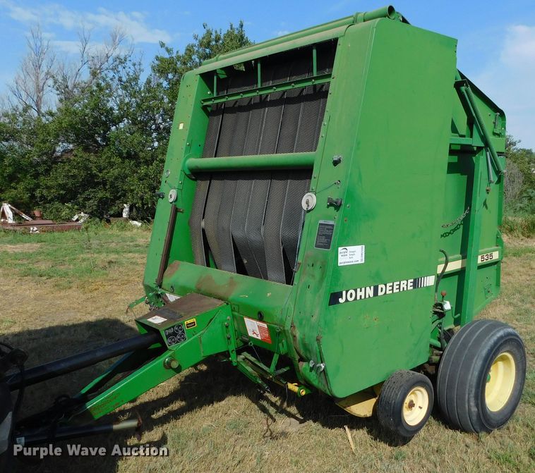 1992 John Deere 535  round baler - DM2568