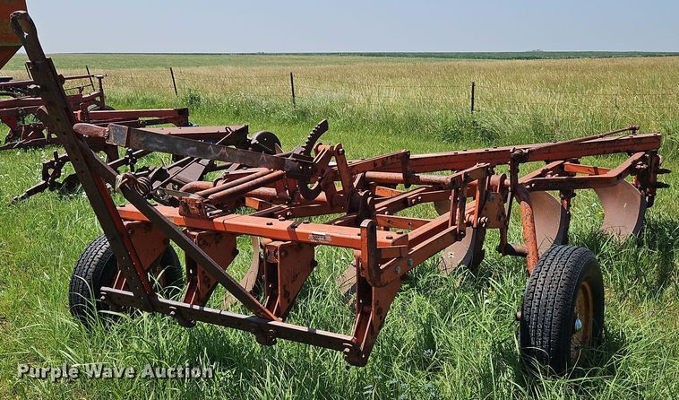 Case  five bottom plow - DQ1763