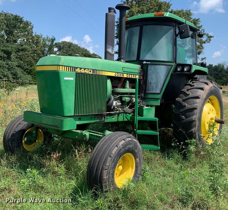 1980 John Deere 4440  tractor - LH9703