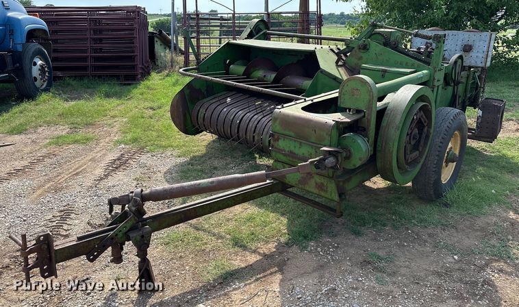 John Deere 214  small square baler - OC9081