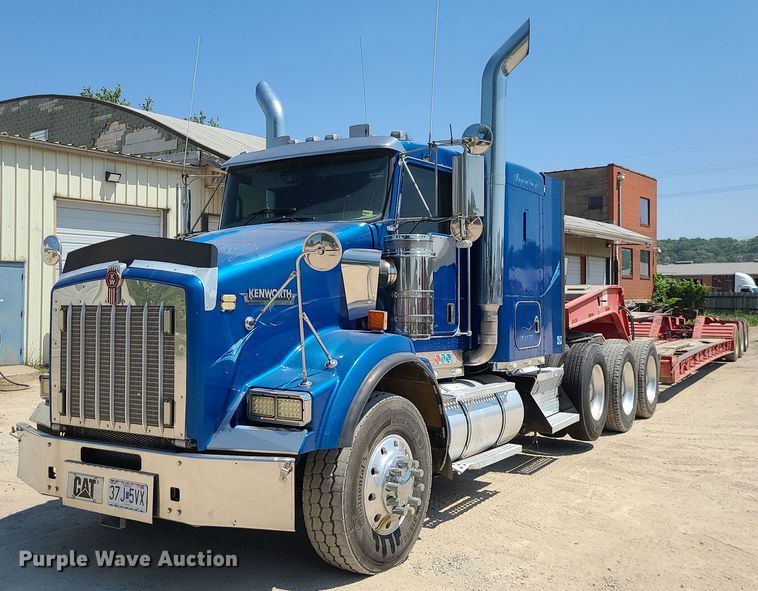 2007 Kenworth T800  semi truck - MO9919