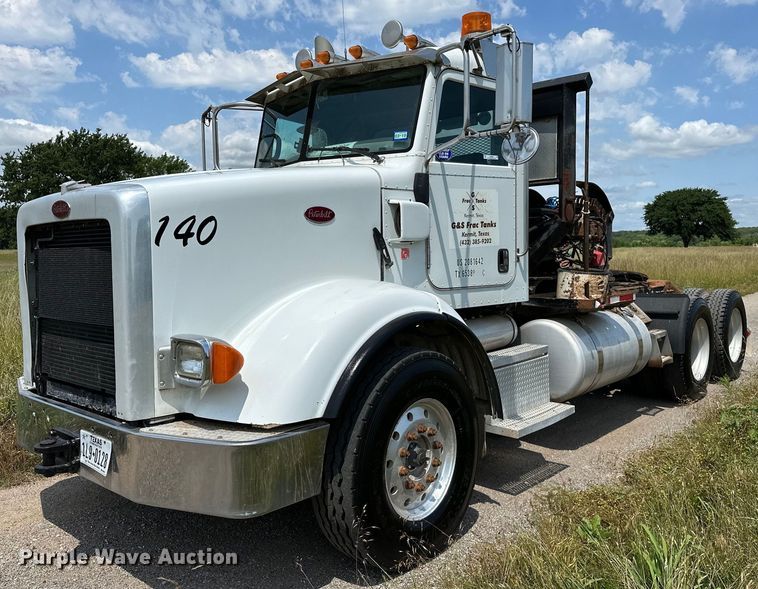 2011 Peterbilt 365  winch truck - OC9035