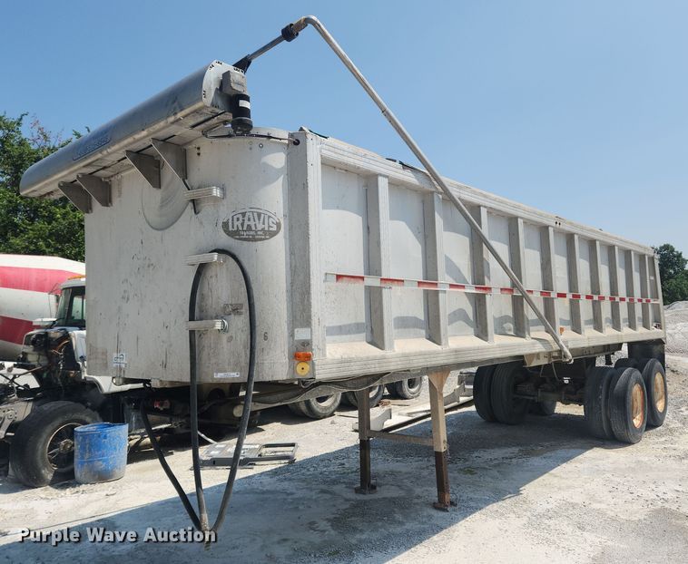 1980 Travis  end dump trailer - OK9575