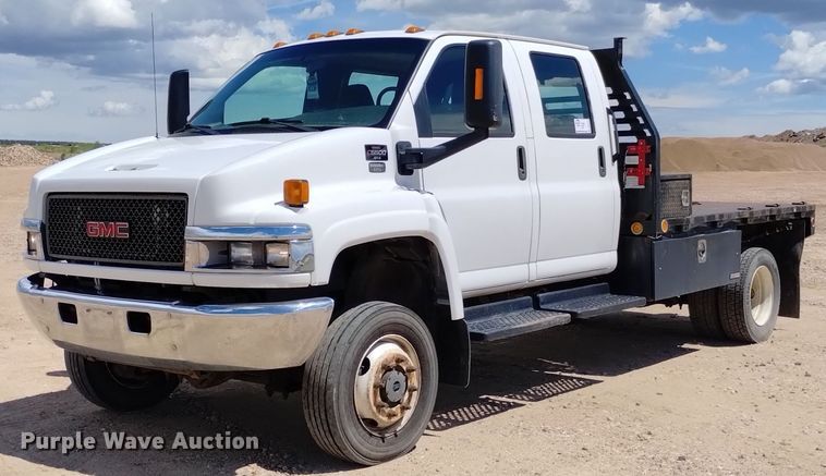 2009 GMC C5500  Crew Cab flatbed truck - DP3273