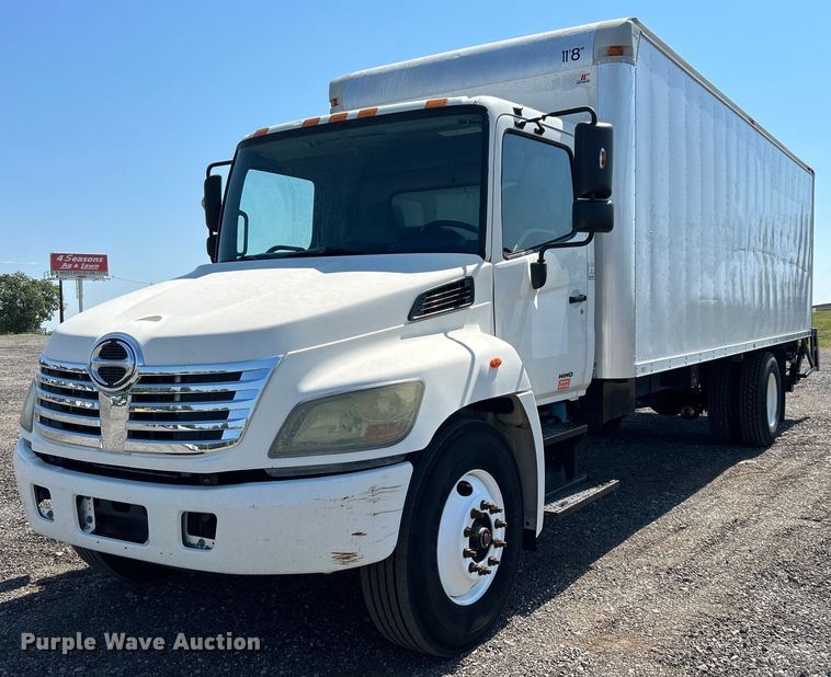 2008 Hino 308  box truck - KW9190