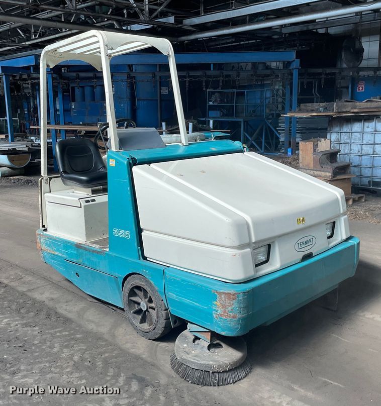 Tennant 355  sweeper - LS9335