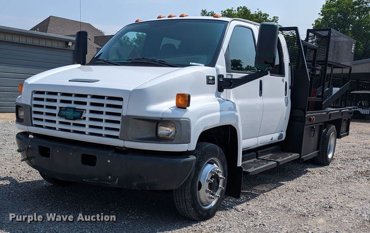 2008 Chevrolet C4500  Crew Cab flatbed truck - MX9312