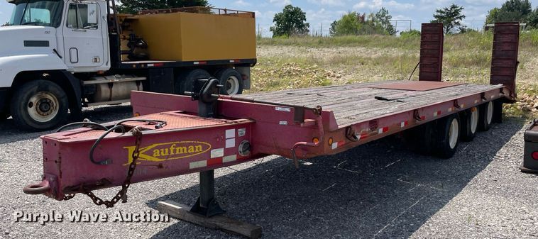 2008 Kaufman  equipment trailer - NB9060