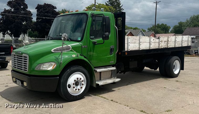 2005 Freightliner Business Class M2  dump flatbed truck - AF9652