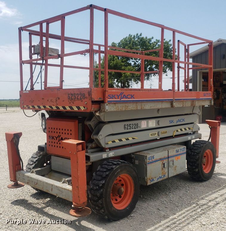 2005 Skyjack SJ7127  scissor lift - IP9358
