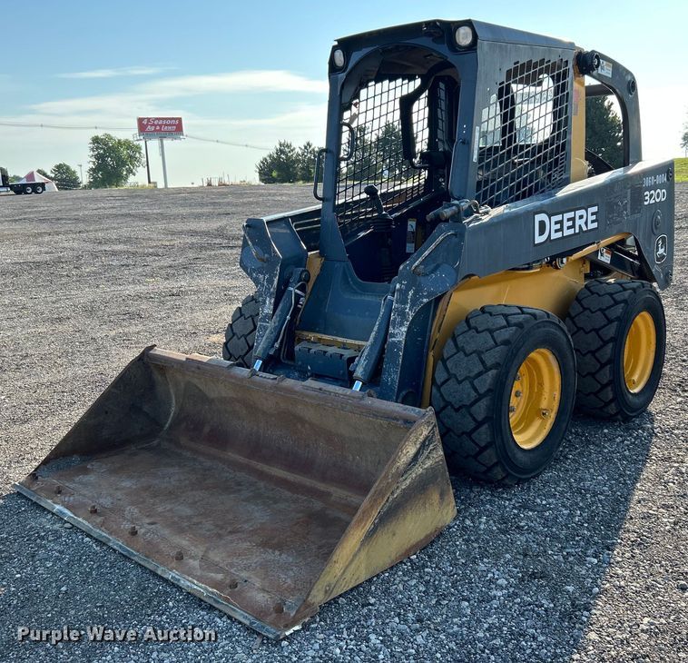 2012 John Deere 320D  skid steer loader - KW9193
