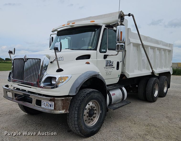 2006 International 7600 SBA  dump truck - LM9064