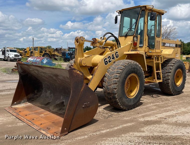 1995 John Deere 624G  wheel loader - LS9328