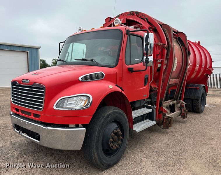 2011 Freightliner  refuse truck - KX9073