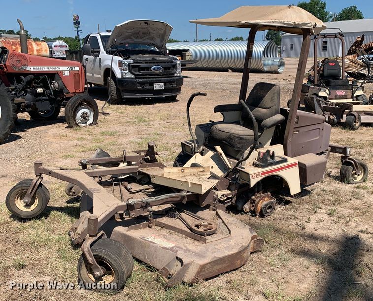 Grasshopper 928D  ZTR lawn mower - LH9729