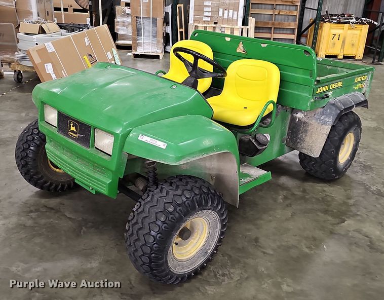 2001 John Deere Gator 4x2  utility vehicle - NT9755