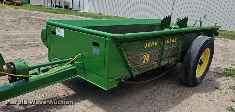 John Deere 34  manure spreader - DO2869