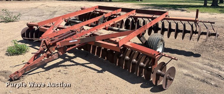 International Harvester 470  tandem disk - NM9406