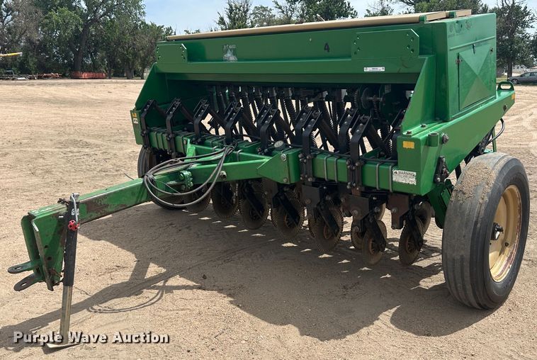 Great Plains 1005NG  no-till grain drill - NM9439