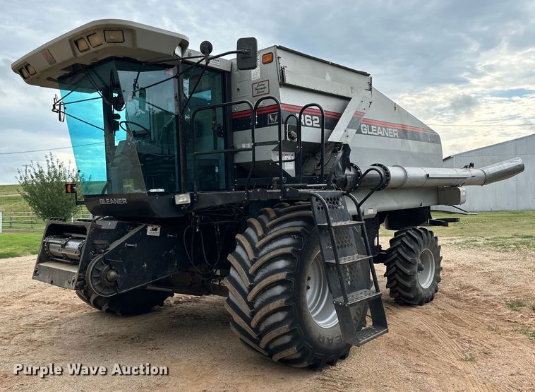 1998 Gleaner R62  combine - NP9838