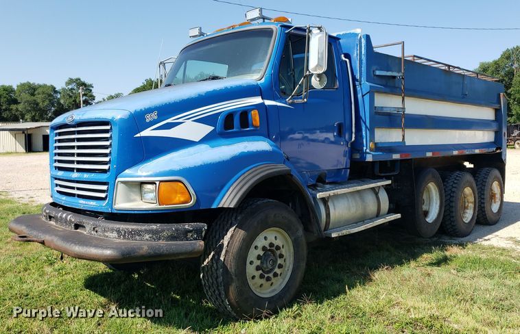 1998 Ford LT9000  dump truck - IP9391