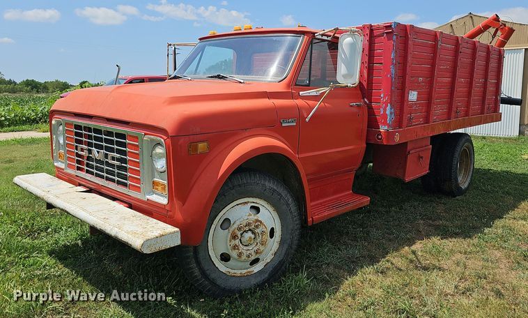 1969 GMC C50  grain truck - DN8530