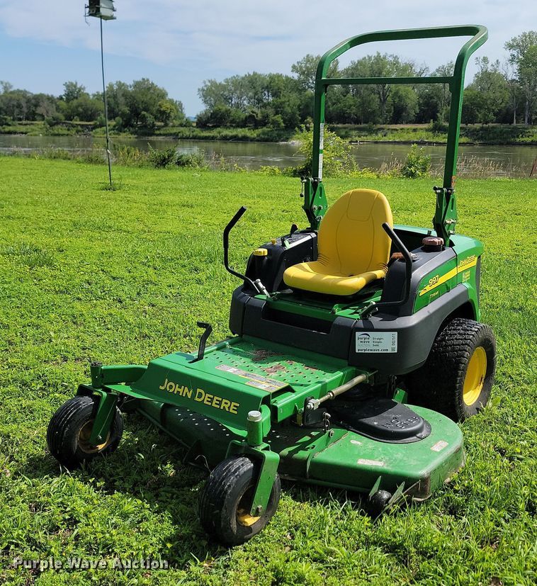 John Deere 997 Z-Trak  ZTR lawn mower - DQ7511
