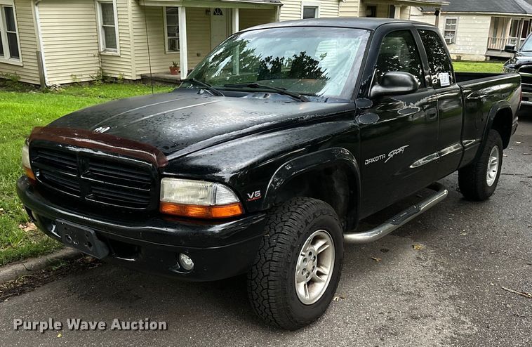 2000 Dodge Dakota  Club Cab pickup truck - DS2084