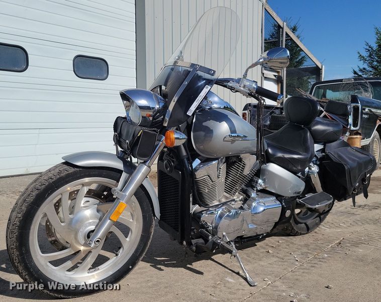 2004 Honda VTX1300C  motorcycle - IQ9770