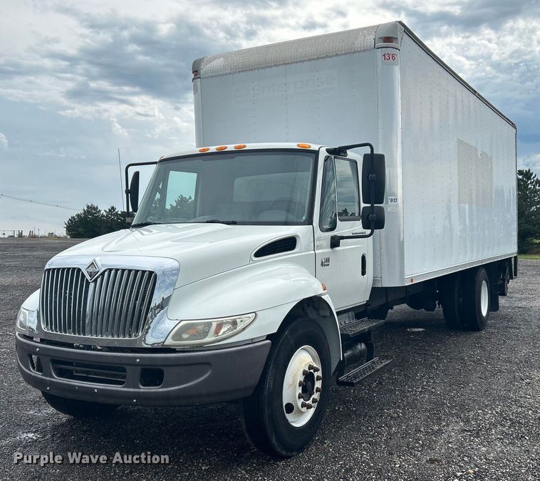 2007 International 4300  box truck - KW9164