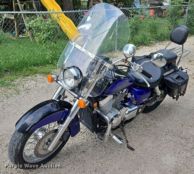 2004 Honda VT750  motorcycle - LM9085