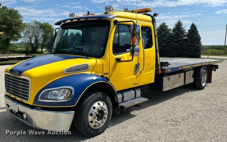 2006 Freightliner Business Class M2 106  rollback truck - MD9000