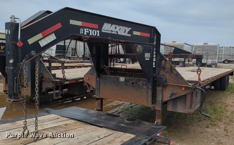 2014 Maxey  equipment trailer - MY9335