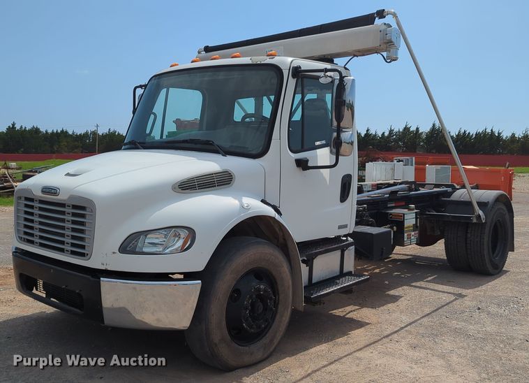 2006 Freightliner M2  roll-off container truck - MY9491