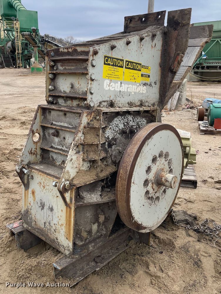 1987 Cedarapids 20  roller bearing hammermill - DN8570