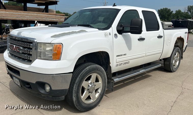 2013 GMC Sierra 2500HD SLE  Crew Cab pickup truck - DQ0862