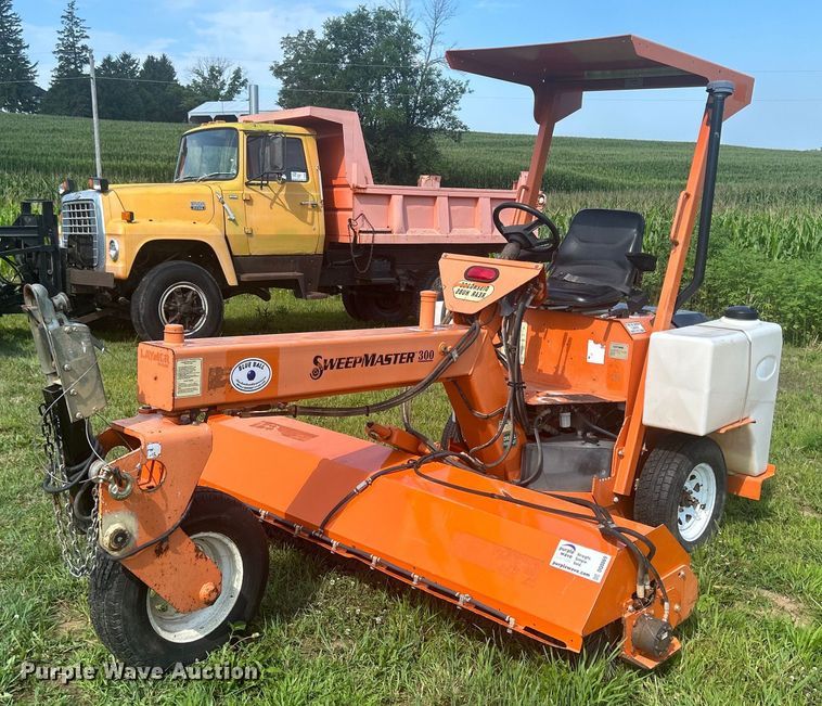 2013 Lay Mor SweepMaster 300  broom - DQ0869