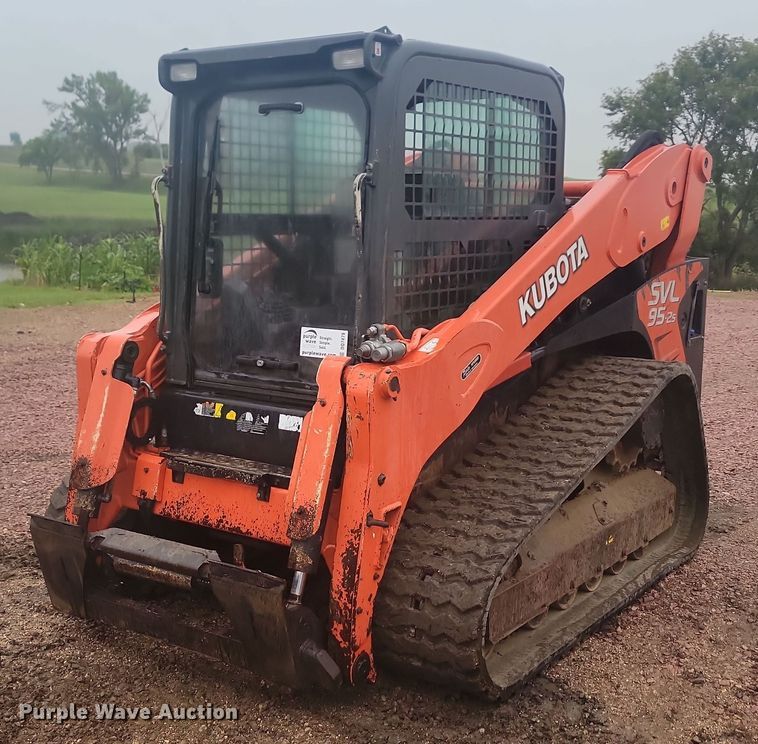 2016 Kubota SVL95-2S  tracked skid steer loader - DQ7479