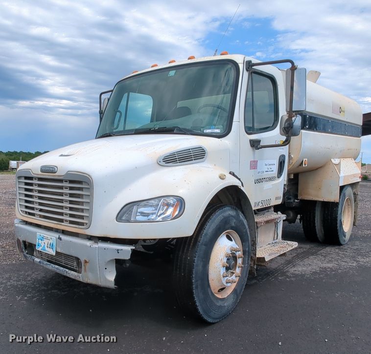 2007 Freightliner Business Class M2  water truck - LM9850