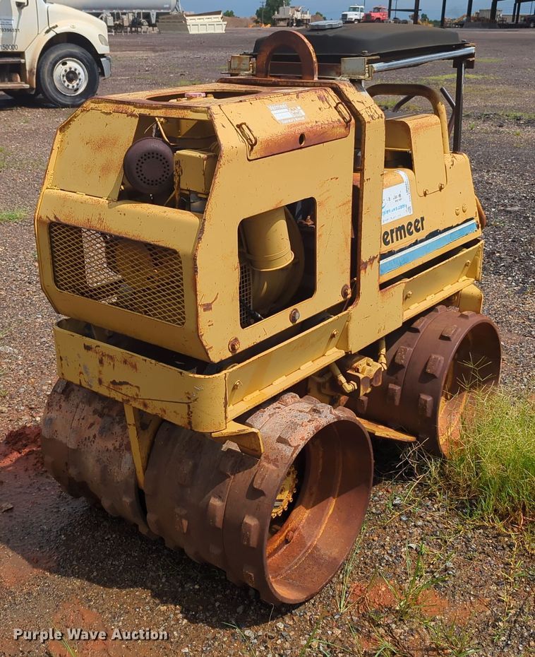1991 Vermeer TC23-33  trench compactor - LM9857