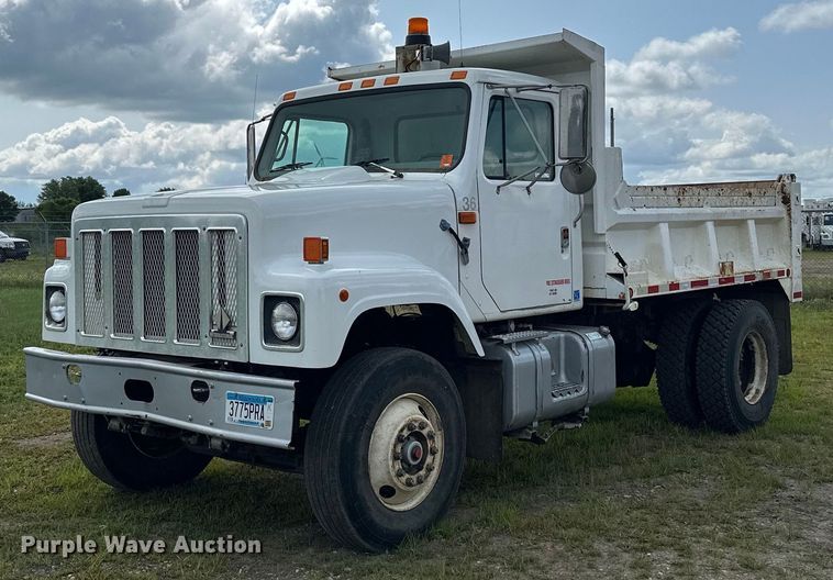 1997 International 2554  dump truck - MQ9292