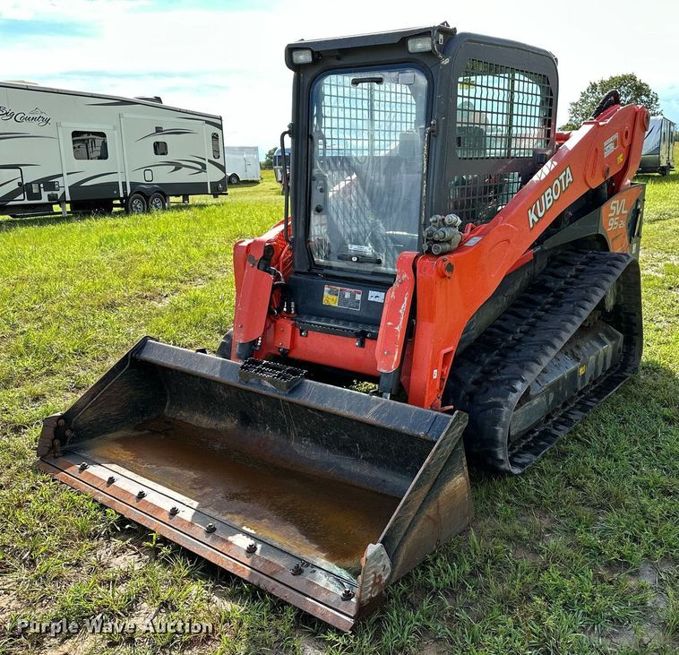 2018 Kubota SVL95-2S  tracked skid steer loader - OC9096