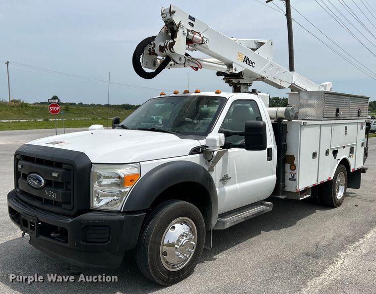 2013 Ford F550 Super Duty  bucket truck - OK9656